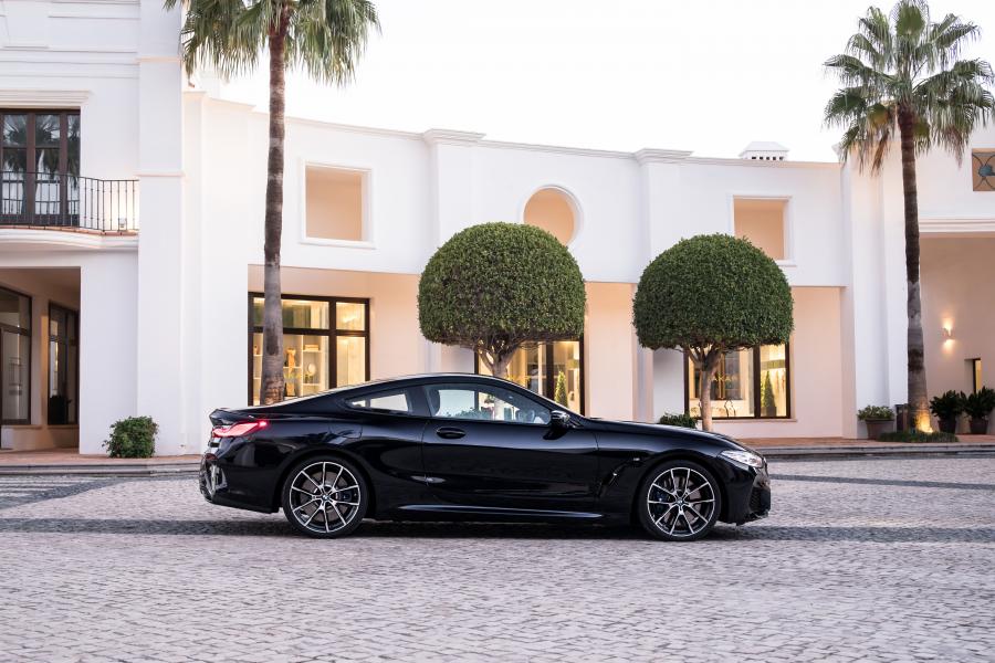  BMW 840d xDrive M Sport (G15) 2018 года  (UK) (фото 18 из 40)
